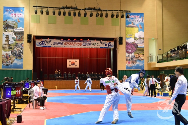 창녕군민체육관에서 2019 국가대표 선수 선발 최종대회(겨루기)가 개최되고 있다.