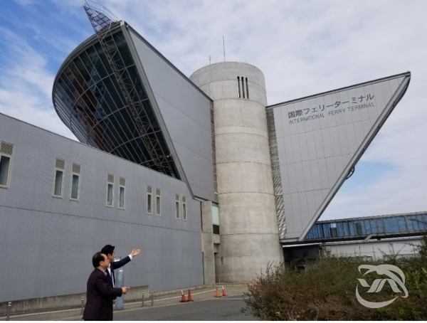 오거돈 부산시장이 3박 4일동안 일본 고베시 사찰을 찾아 2030부산월드엑스포와 도시재생에 방점을 둔 시찰을 하고있다.